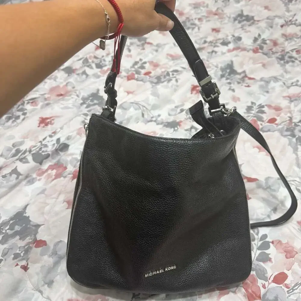 Michael Kors Chandler Large Leather Convertible Shoulder Hobo Bag in Black